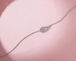 Apart Bransoletka z białego złota z diamentami - skrzydło - 0,01 ct - próba 375< Bransoletki Z Diamentami