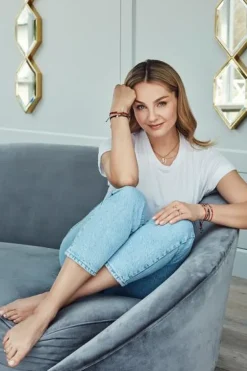 Apart Bransoletka z elementami żółtego złota i diamentem - litera M - 0,003 ct - próba 375< Wszystkie