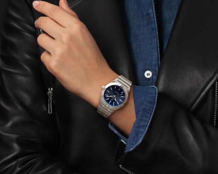 Breitling Chronomat 32< Zegarki Damskie