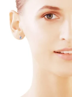 Discount Apart Kolczyki z białego złota z diamentami i topazami London Blue - próba 375