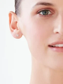 Apart Kolczyki z białego złota z diamentami - kwiaty - 0,01 ct - próba 375< Kolczyki Z Diamentami