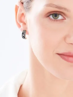 Discount Apart Kolczyki z żółtego złota z brylantami i emalią - 0,03 ct - próba 375