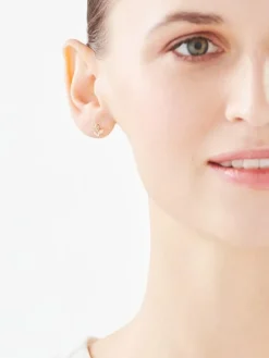 Apart Kolczyki z żółtego złota z diamentami - róże - 0,006 ct - próba 585< Wszystkie