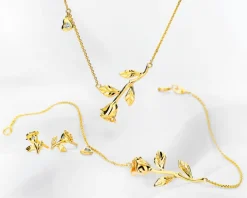 Apart Kolczyki z żółtego złota z diamentami - róże - 0,006 ct - próba 585< Wszystkie