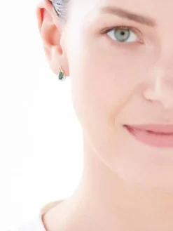 New Apart Kolczyki z żółtego złota z diamentami i szmaragdami syntetycznymi - próba 375