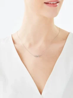 Sale Apart Naszyjnik z białego złota z diamentami - skrzydła - 0,02 ct - próba 375