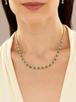 Apart Naszyjnik z żółtego złota z diamentami i szmaragdami - 43 cm - próba 585< Naszyjniki