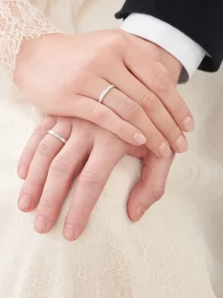 Apart Obrączki Ślubne .  Białe złoto rodowane. Wzór 4/180< Obrączki Z Białego Złota