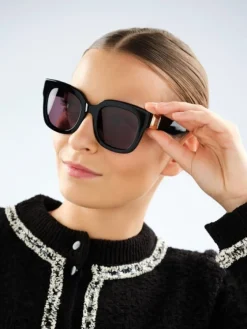 Elixa Okulary przeciwsłoneczne damskie, prostokątne, czarne< Okulary Przeciwsłoneczne