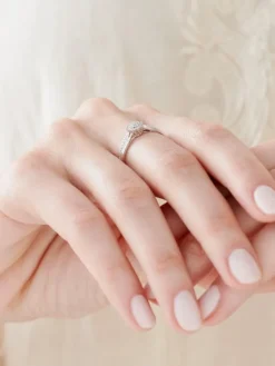 Clearance Apart Pierścionek z białego złota z diamentami - 0,12 ct - próba 585