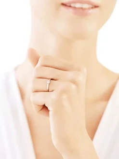 Discount Apart Pierścionek z białego złota z brylantem - 0,12 ct - próba 585