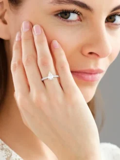 Outlet Apart Pierścionek z białego złota z diamentami - SI1/H - 1,25 ct - próba 750