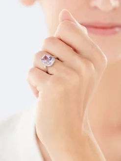 Apart Pierścionek z białego złota z diamentami i ametystem - próba 585< Pierścionki