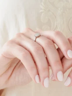 Apart Pierścionek z białego złota z brylantami - 0,25 ct - próba 375< Pierścionki
