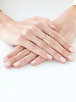 Discount Apart Pierścionek z białego złota z brylantem - 0,08 ct - próba 585