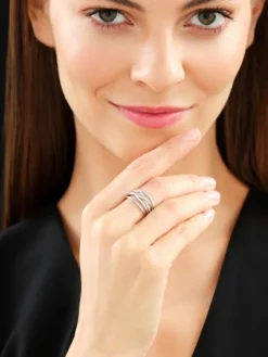Online Apart Pierścionek z białego złota z diamentami - 0,15 ct - próba 750