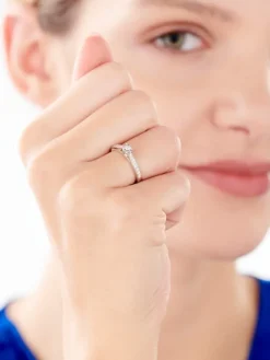 Apart Pierścionek z białego złota z brylantami - 0,20 ct - próba 585< Pierścionki
