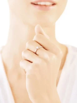 Apart Pierścionek z białego złota z brylantem - 0,15 ct - próba 750< Pierścionki