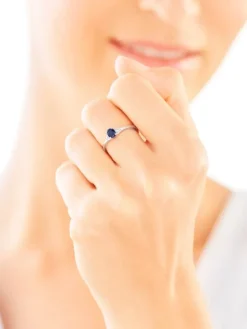 New Apart Pierścionek z białego złota z diamentami i szafirem - próba 585