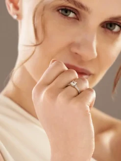 Apart Pierścionek z białego złota z diamentami - SI1/H - 1,21 ct - próba 750< Pierścionki