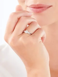 New Apart Pierścionek z białego złota z diamentami - 0,14 ct - próba 585