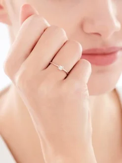 Apart Pierścionek z różowego i białego złota z brylantem - 0,05 ct - próba 375