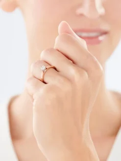Online Apart Pierścionek z różowego i białego złota z brylantami - 0,10 ct - próba 585