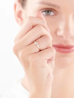Online Apart Pierścionek z różowego złota z diamentami - 0,04 ct - próba 585