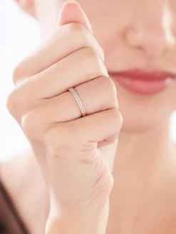 Apart Pierścionek z różowego złota z diamentami - 0,02 ct - próba 375< Pierścionki