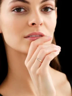 Apart Pierścionek z żółtego i białego złota z brylantem - serce - 0,03 ct - próba 585< Wszystkie