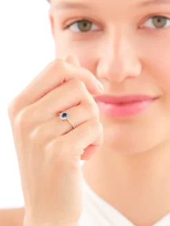 Discount Apart Pierścionek z żółtego i białego złota z diamentami i szafirem - próba 585