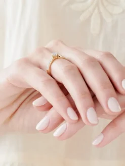 Apart Pierścionek z żółtego i białego złota z brylantami - 0,25 ct - próba 750< Pierścionki