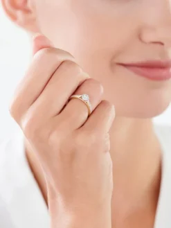 Outlet Apart Pierścionek z żółtego i białego złota z brylantami - 0,35 ct - próba 585