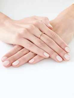 Apart Pierścionek z żółtego i białego złota z brylantem - 0,05 ct - próba 375< Pierścionki