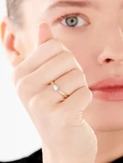Apart Pierścionek z żółtego i białego złota z brylantem - 0,15 ct - próba 585< Pierścionki