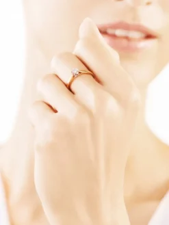 Best Apart Pierścionek z żółtego i białego złota z brylantem - 0,05 ct - próba 750