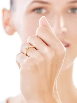 Apart Pierścionek z żółtego i białego złota z brylantem - 0,08 ct - próba 585< Pierścionki