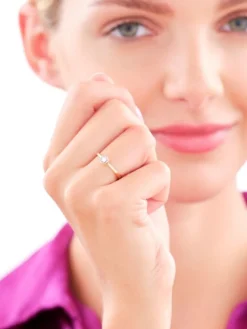 Apart Pierścionek z żółtego i białego złota z brylantem - 0,08 ct - próba 585< Pierścionki