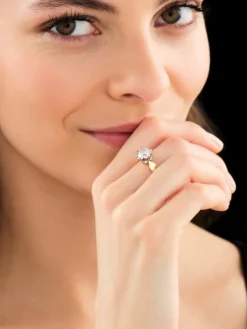 Apart Pierścionek z żółtego i białego złota z brylantem - SI1/H - 1,50 ct - próba 750< Pierścionki