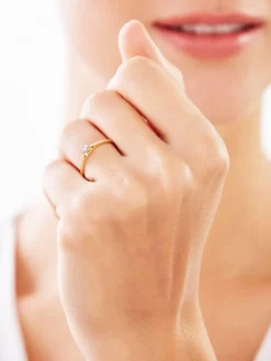 Clearance Apart Pierścionek z żółtego i białego złota z brylantem - serce - 0,02 ct - próba 375