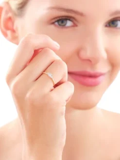 Apart Pierścionek z żółtego i białego złota z brylantami - 0,08 ct - próba 585< Pierścionki