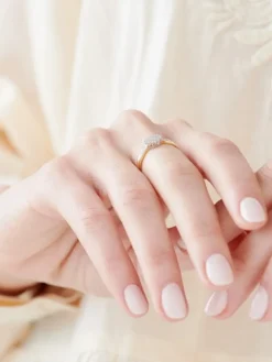 Apart Pierścionek z żółtego i białego złota z brylantami - 0,12 ct - próba 585< Pierścionki