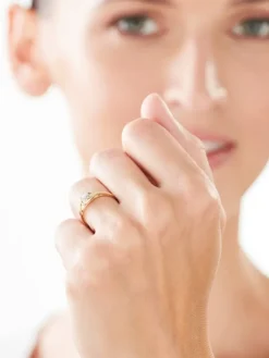 Apart Pierścionek z żółtego i białego złota z brylantem - 0,07 ct - próba 585< Pierścionki