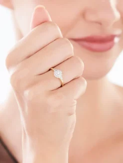 Apart Pierścionek z żółtego i białego złota z diamentami - 0,23 ct - próba 585< Pierścionki