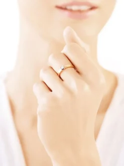 Discount Apart Pierścionek z żółtego i białego złota z brylantem - 0,06 ct - próba 585