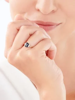 Apart Pierścionek z żółtego i białego złota z diamentami i szafirem - próba 585< Pierścionki