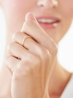 Apart Pierścionek z żółtego złota z diamentem - 0,003 ct - próba 375< Pierścionki