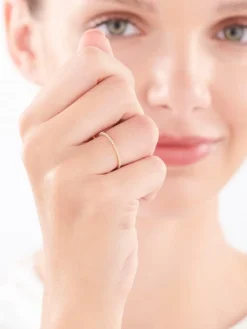 Hot Apart Pierścionek z żółtego złota z diamentem - 0,003 ct - próba 375
