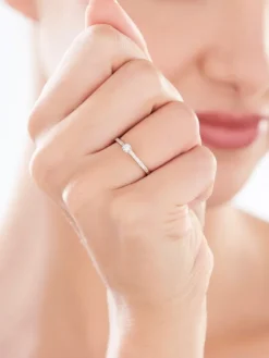 Clearance Apart Pierścionek z żółtego złota z diamentami - 0,06 ct - próba 375