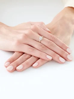 Best Apart Pierścionek z żółtego złota z diamentami - 0,09 ct - próba 375